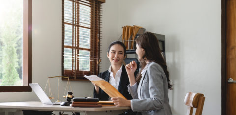 women discussing the risks of bankruptcy