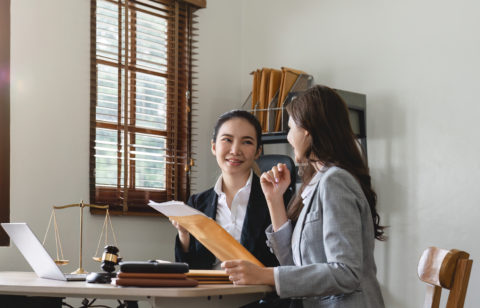 women discussing the risks of bankruptcy