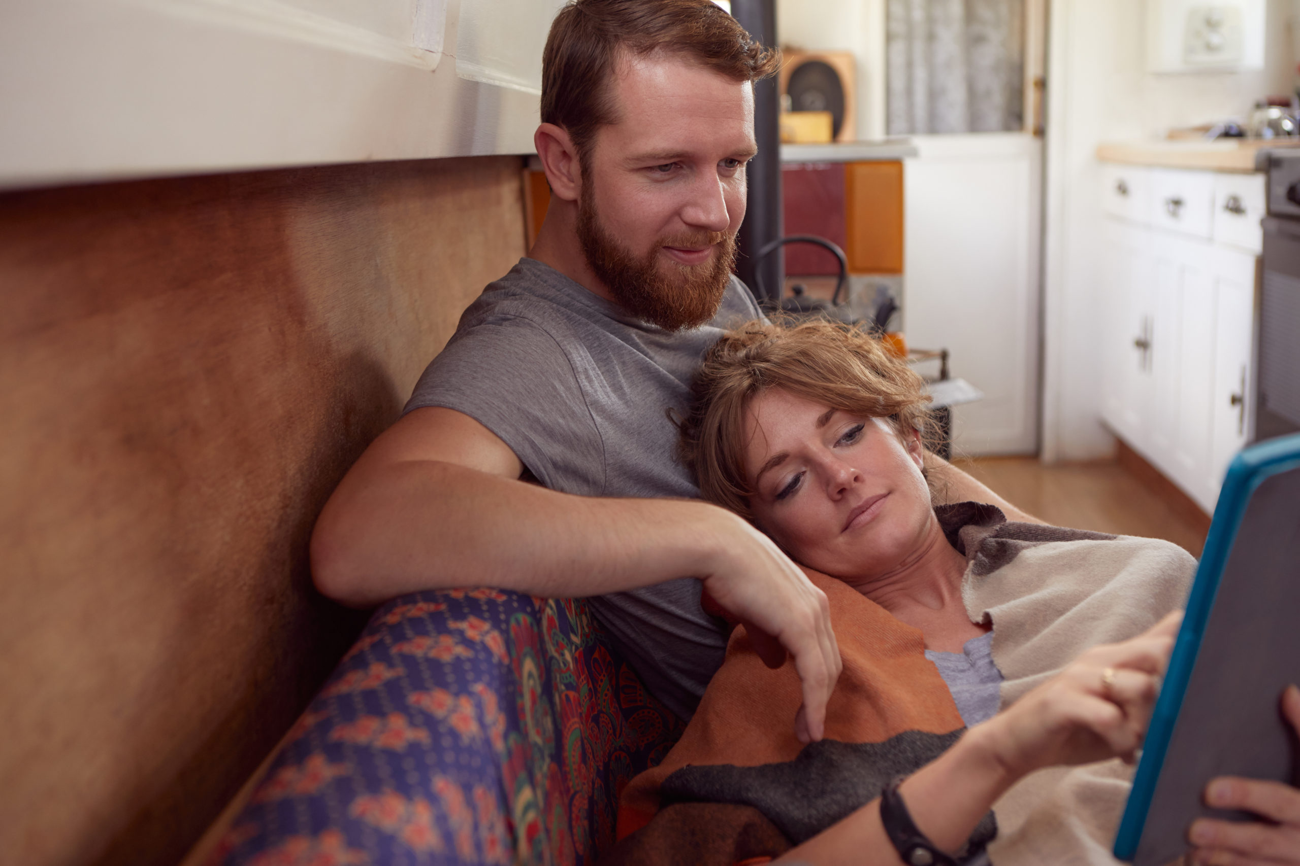 couple learning about finance tips