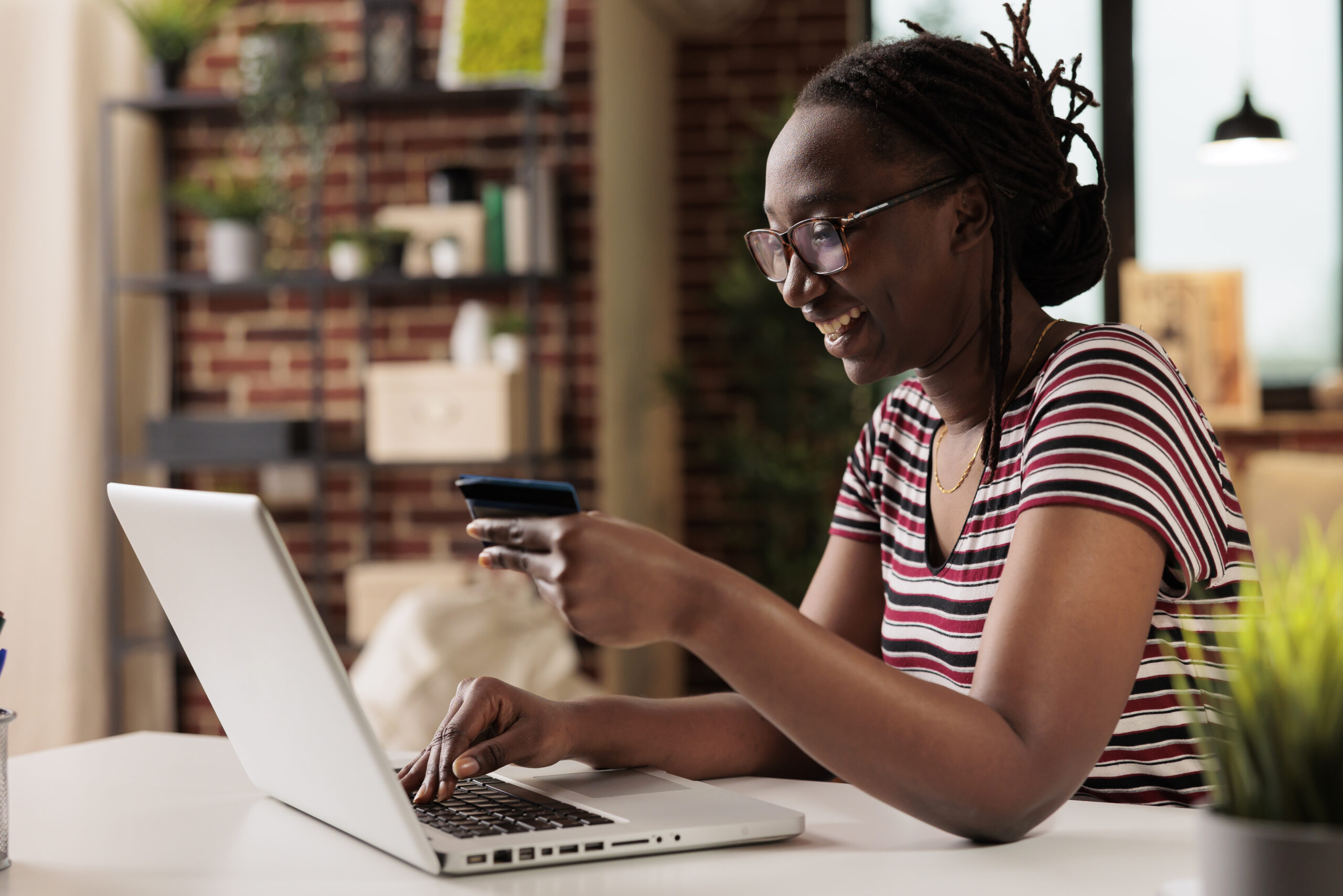 Woman paying off debt while unemployed