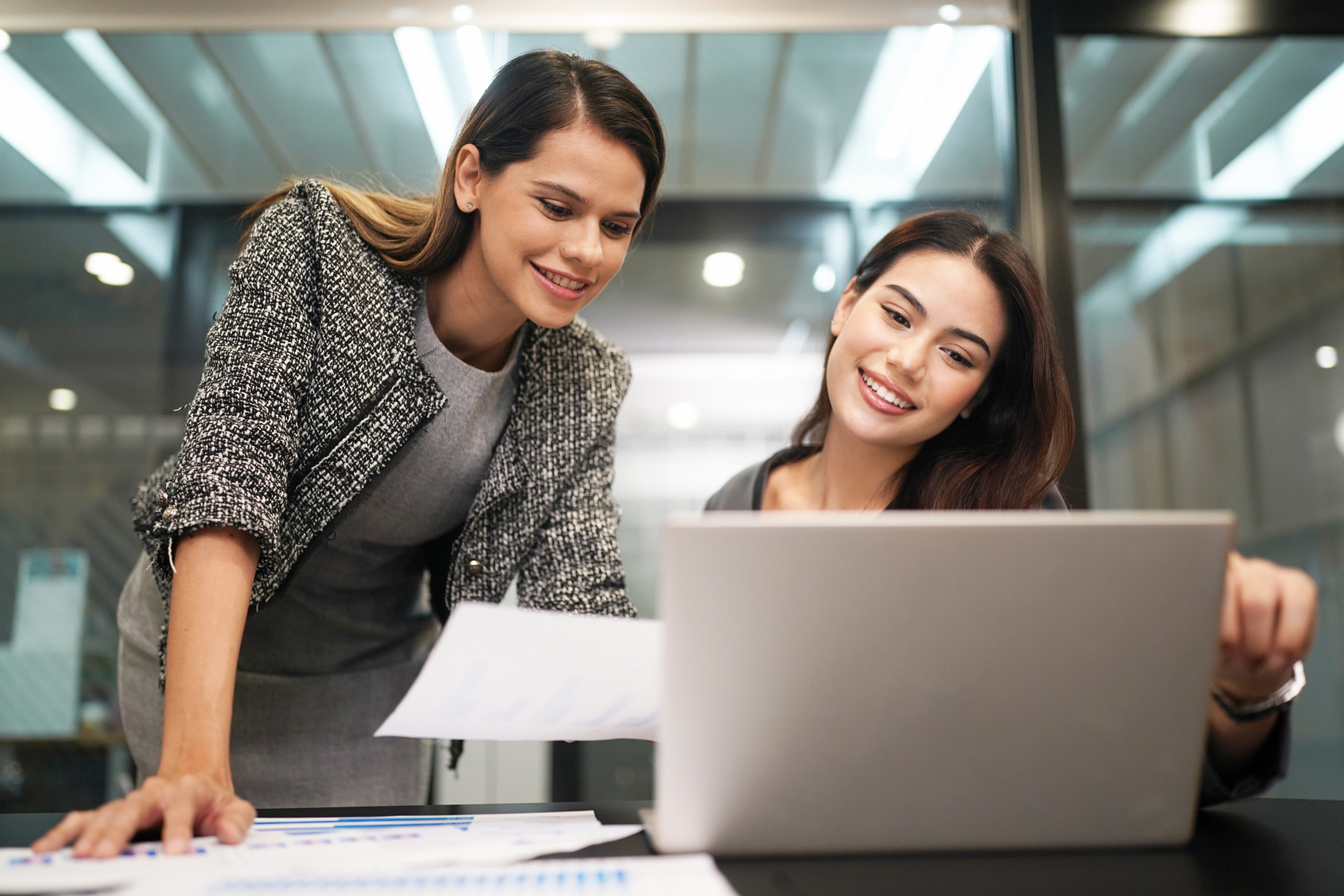 two female entrepreneurs working